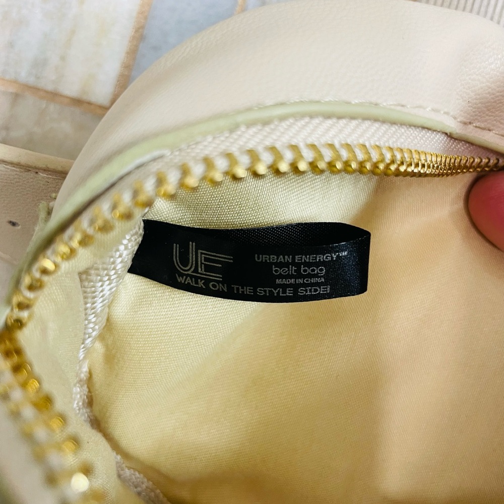 UE Cream Quilted Fanny Pack Crossbody | Minimalist Belt Bag | Adjustable Stra - Picture 8 of 9
